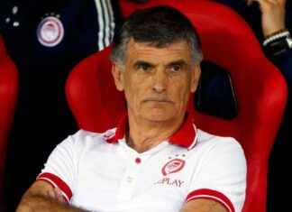 Mendilibar: «Yo no soy un gurú ni hago milagros, pero la verdad es que he caído de pie en Olympiacos»