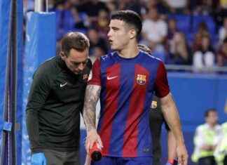 Alarcón tranquiliza tras pedir el cambio en el Barça Atlètic-Ibiza: “Todo OK” alarcn-tranquiliza-tras-pedir-el-cambio-en-el-bara-atltic-ibiza-todo-ok