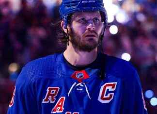 Jacob Trouba Addresses Trade Rumors and Relationship with Rangers news-21092024-130855