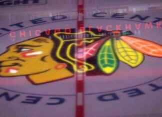 Blackhawks Assign Frank Nazar and Kevin Korchinski to Minors news-04102024-111708