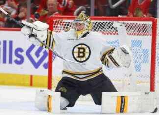 Bruins Sign Goalie Jeremy Swayman to 8-Year, $66M Contract news-06102024-210443