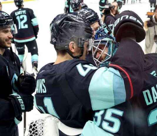 Joey Daccord’s Funny Celebration Fail After Seattle Kraken Victory news-20102024-201742