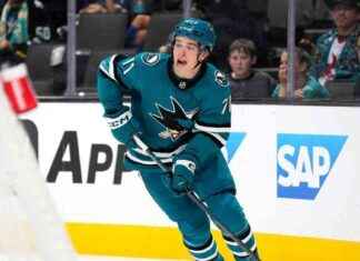 Sharks Rookie Macklin Celebrini Out for Another 2 Weeks news-22102024-022329