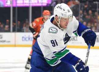 Kraken Reacquire Daniel Sprong in Trade with Canucks news-09112024-093052