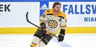 david-pastrnak-njury-update-bruins-star-exits-game-with-upper-body-njury