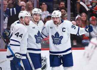 Auston Matthews Leads Maple Leafs to Gritty Game 6 Victory against Panthers auston-matthews-leads-maple-leafs-to-gritty-game-6-victory-against-panthers