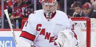 hurricanes-sign-frederik-andersen-before-round-2
