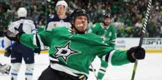 mikael-granlunds-first-career-hat-trick-leads-dallas-stars-to-victory