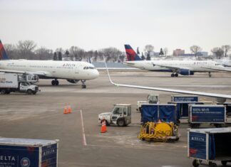 Interview with Aviation Authorities: How Delta Flight DL275 Diverted at LAX Delta Flight DL275 diverted, DL275 LAX diversion, Delta emergency landing LAX, DL275 flight update, Delta diverted flight news, DL275 incident report, LAX airport flight diversion, Delta airline disruption